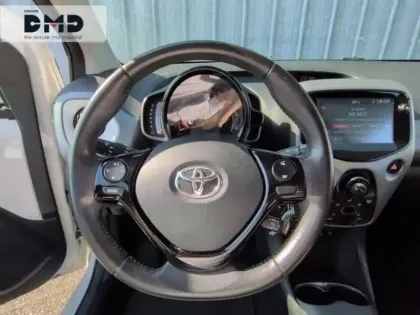 Photo 6 Toyota Aygo  1.0 VVT-i 72ch x-play x-app 3p