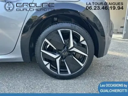 Photo 11 Peugeot 208  1.2 Hybrid 110ch GT e-DCS6