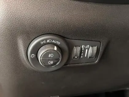 Photo 13 Jeep Compass  1.5 Turbo T4 130ch MHEV Limited 4x2 BVR7