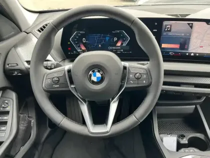 Photo 32 BMW Serie 1 Série 1 116A 122ch M Sport Design DKG7