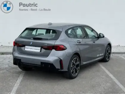 Photo 16 BMW Serie 1 Série 1 116A 122ch M Sport Design DKG7