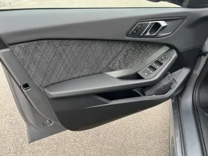 Photo 26 BMW Serie 1 Série 1 116A 122ch M Sport Design DKG7