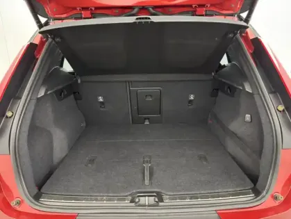 Photo 17 Volvo XC40 T3 163ch R-Design Geartronic 8 Suréquipé + Toit ouvrant