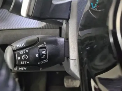 Photo 36 Peugeot 2008  Hybrid 145 e-DCS6