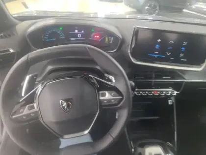 Photo 10 Peugeot 2008  Hybrid 145 e-DCS6