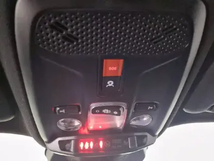 Photo 35 Peugeot 2008  Hybrid 145 e-DCS6
