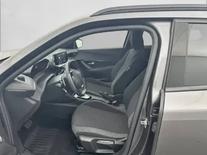 Photo 10 Peugeot 2008  PureTech 130 S&S EAT8