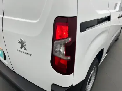 Photo 16 Peugeot Partner  FOURGON STANDARD 650 KG BLUEHDI 100 S&S BVM6