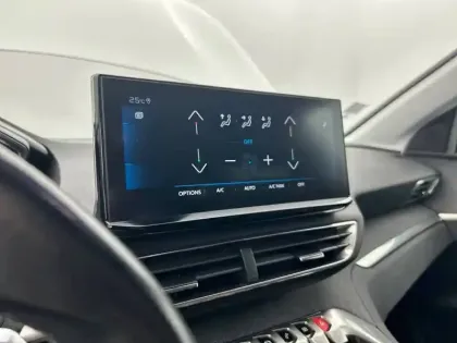 Photo 41 Peugeot 5008  PureTech 130ch S&S EAT8