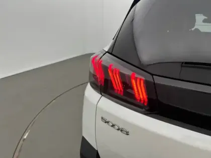Photo 38 Peugeot 5008  PureTech 130ch S&S EAT8