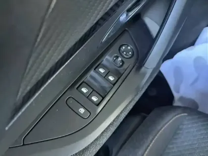 Photo 20 Peugeot 2008  Hybrid 110 e-DCS6
