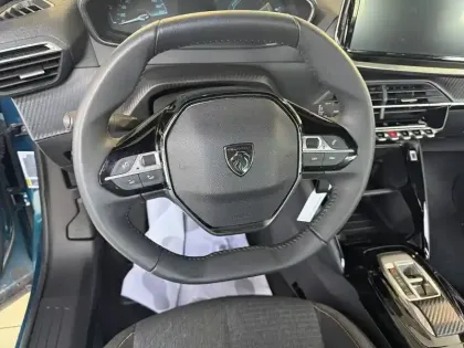 Photo 13 Peugeot 2008  Hybrid 110 e-DCS6