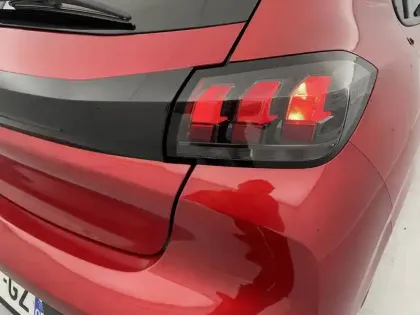 Photo 29 Peugeot 208  PureTech 100 S&S BVM6