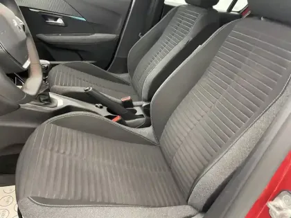 Photo 13 Peugeot 208  PureTech 100 S&S BVM6