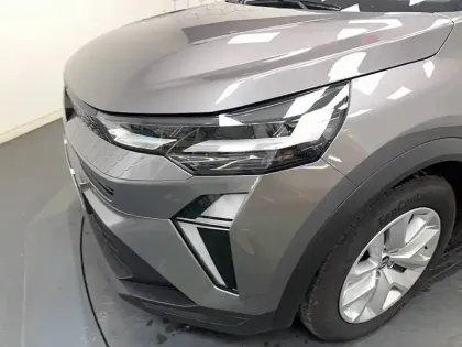 Photo 13 Renault Captur  E-Tech full hybrid 160 ch