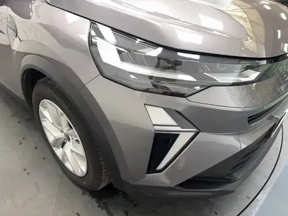 Photo 14 Renault Captur  E-Tech full hybrid 160 ch