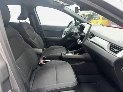 Photo 16 Renault Captur  E-Tech full hybrid 160 ch