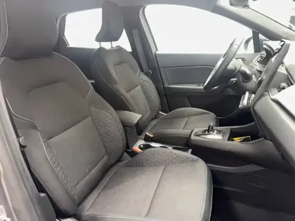 Photo 17 Renault Captur  E-Tech full hybrid 160 ch