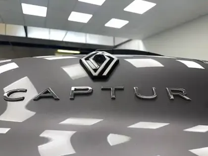 Photo 24 Renault Captur  E-Tech full hybrid 160 ch