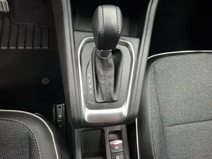 Photo 72 Renault Captur  mild hybrid 160 EDC