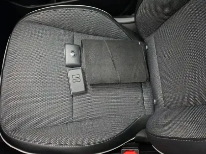 Photo 77 Renault Captur  mild hybrid 160 EDC