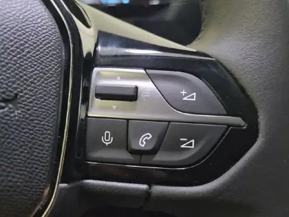 Photo 51 Peugeot 308  Hybrid 145 e-DCS6