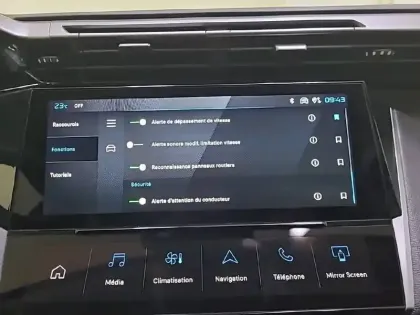 Photo 46 Peugeot 308  Hybrid 145 e-DCS6