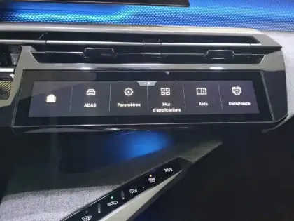 Photo 49 Peugeot 3008  Hybrid 145 e-DCS6