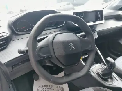 Photo 8 Peugeot 208  PureTech 75 S&S BVM5