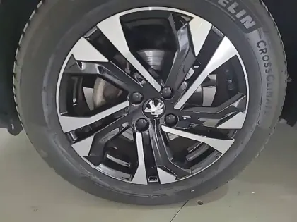 Photo 35 Peugeot 2008  PureTech 130 S&S EAT8