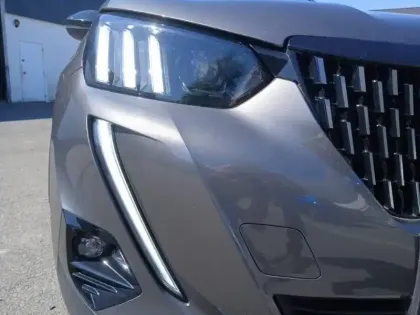 Photo 15 Peugeot 2008  PureTech 130 S&S EAT8
