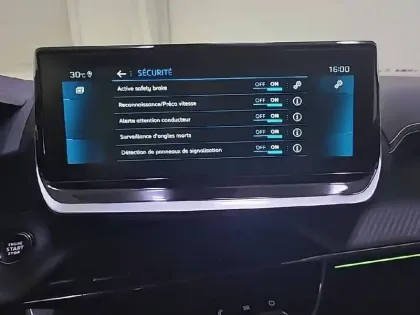 Photo 44 Peugeot 2008  PureTech 130 S&S EAT8