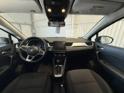 Photo 10 Renault Captur  E-Tech full hybrid 145