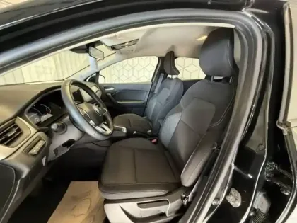 Photo 9 Renault Captur  E-Tech full hybrid 145