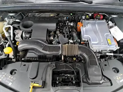 Photo 14 Renault Captur  E-Tech full hybrid 145