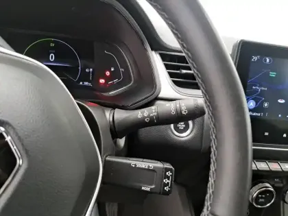 Photo 30 Renault Captur  E-Tech full hybrid 145