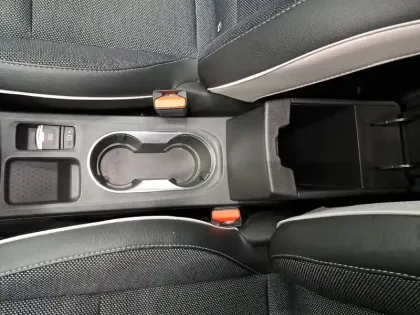 Photo 35 Renault Captur  E-Tech full hybrid 145