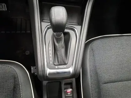 Photo 36 Renault Captur  E-Tech full hybrid 145