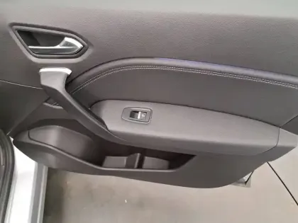 Photo 25 Renault Captur  E-Tech full hybrid 145