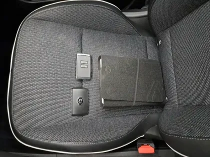Photo 41 Renault Captur  E-Tech full hybrid 145