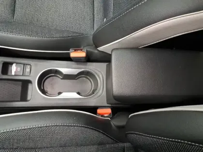 Photo 34 Renault Captur  E-Tech full hybrid 145