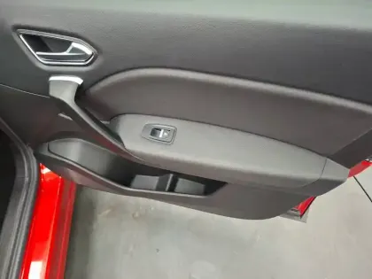 Photo 24 Renault Captur  TCe 130 EDC FAP