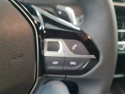 Photo 13 Peugeot 2008  Hybrid 145 e-DCS6