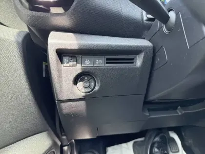 Photo 14 Citroën C4 e- 136 ch Automatique