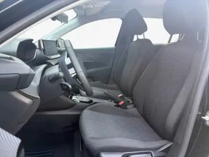 Photo 10 Peugeot 208  Hybrid 110 ch e-DCS6