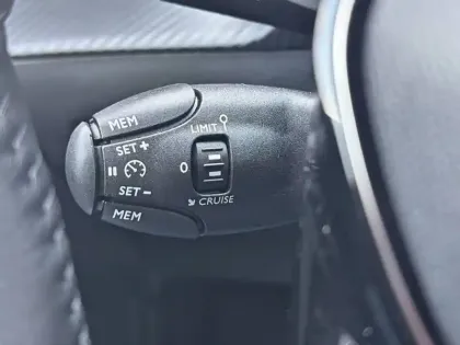 Photo 19 Peugeot 208  Hybrid 110 ch e-DCS6