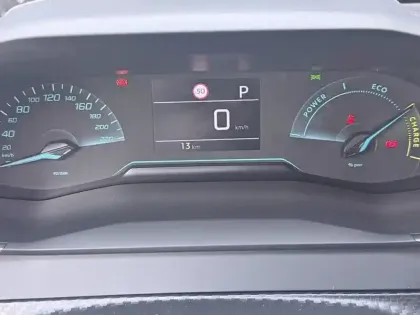 Photo 9 Peugeot 208  Hybrid 110 ch e-DCS6