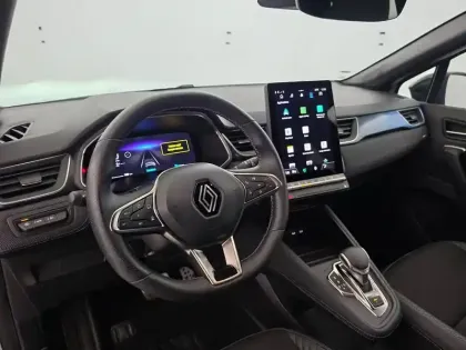 Photo 17 Renault Captur  E-Tech full hybrid 145 ch