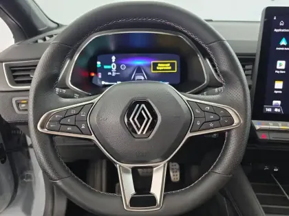Photo 19 Renault Captur  E-Tech full hybrid 145 ch