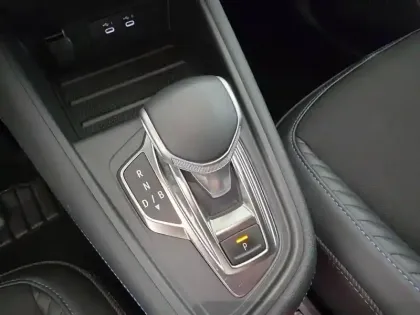 Photo 21 Renault Captur  E-Tech full hybrid 145 ch